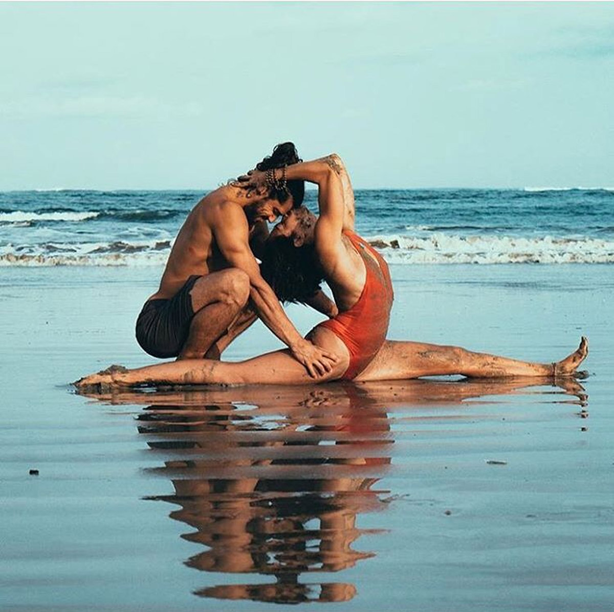 Couple Yoga Poses To Strengthen Your Relationship